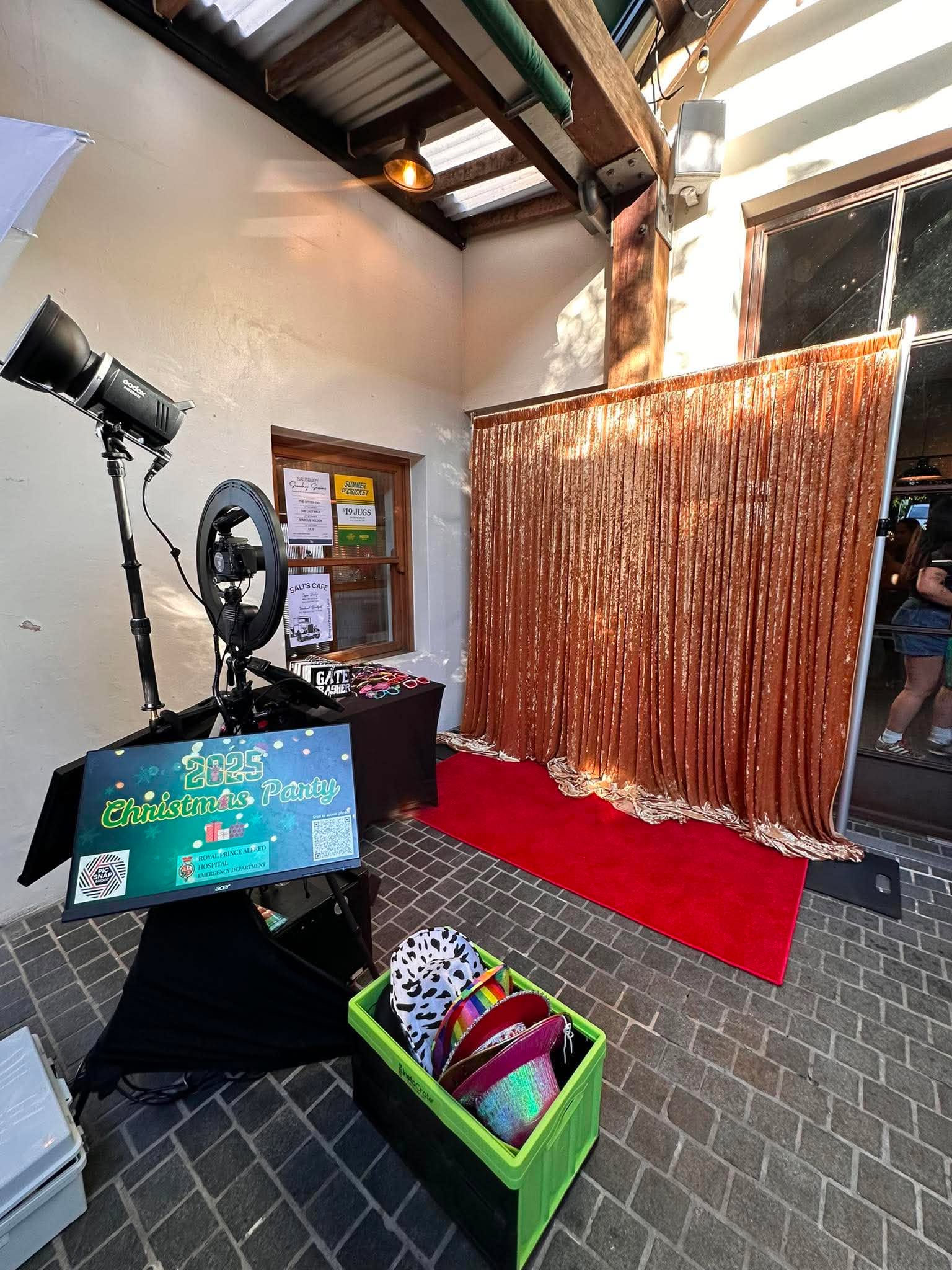 Pic-Snap-Shoot open air photo booth in action